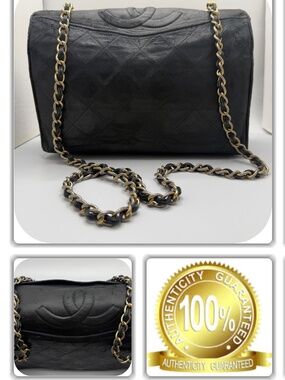 FASHIONABLE CHANEL CC LARGE LOGO FLAP BAG!